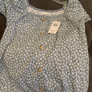 Girls Abercrombie top tags still on never worn  size 9/10